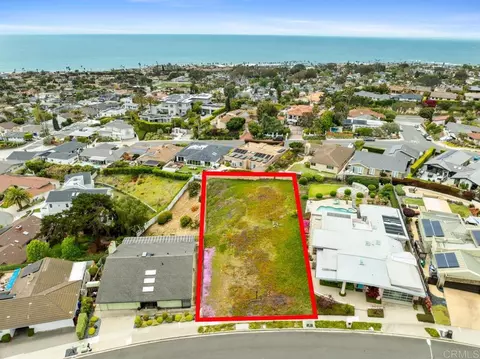 5452 Moonlight Ln, La Jolla, CA 92037 photo 2
