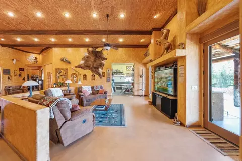 Living - 129 Emilia Ln, Fallbrook, CA 92028 photo 5 of 5