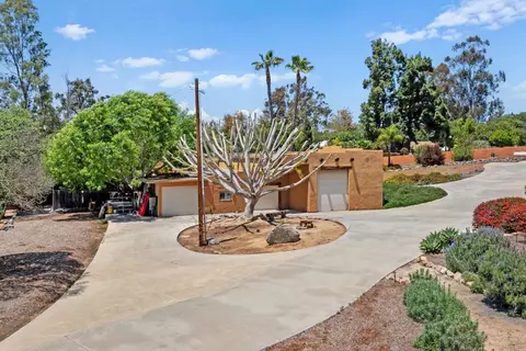 Exterior - 129 Emilia Ln, Fallbrook, CA 92028 photo 5 of 20