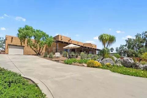 Exterior - 129 Emilia Ln, Fallbrook, CA 92028 photo 10 of 20
