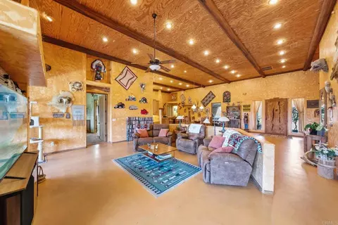 Living - 129 Emilia Ln, Fallbrook, CA 92028 photo 3 of 5