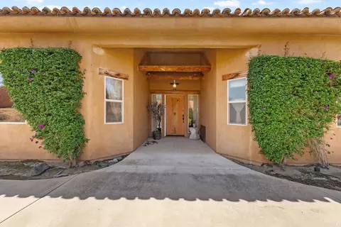 Exterior - 129 Emilia Ln, Fallbrook, CA 92028 photo 7 of 20