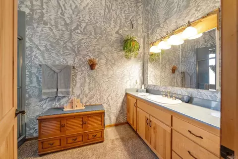 Bath - 129 Emilia Ln, Fallbrook, CA 92028 photo 5 of 6