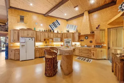 Kitchen - 129 Emilia Ln, Fallbrook, CA 92028 photo 1 of 4