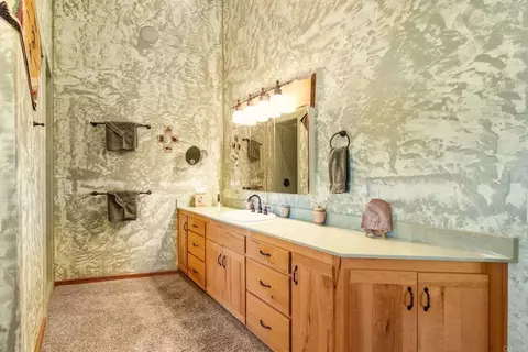 Bath - 129 Emilia Ln, Fallbrook, CA 92028 photo 3 of 6