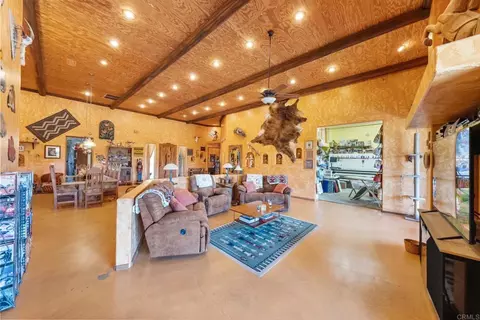 Living - 129 Emilia Ln, Fallbrook, CA 92028 photo 4 of 5