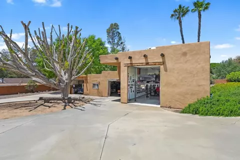 Exterior - 129 Emilia Ln, Fallbrook, CA 92028 photo 16 of 20