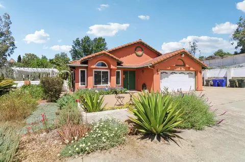 4294 Panorama Dr, La Mesa, CA 91941