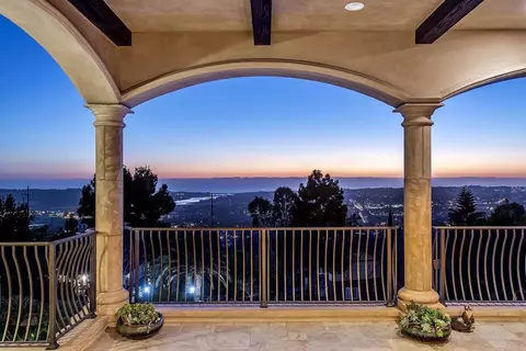 7133 Obelisco Cir, Carlsbad, CA 92009
