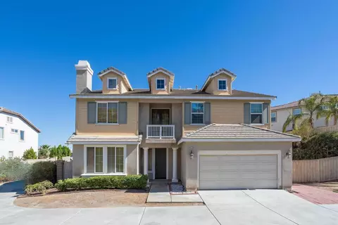 18 Via Palmieki Ct, Lake Elsinore, CA 92532