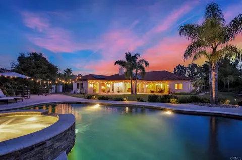 2050 Buena Village Dr, Vista, CA 92084