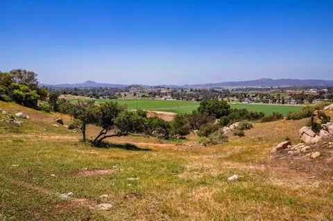 2342 Dye Rd, Ramona, CA 92065