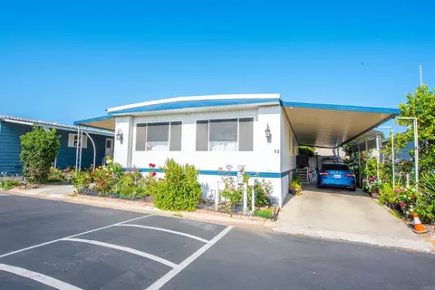 1010 Bobier Dr E #12, Vista, CA 92084