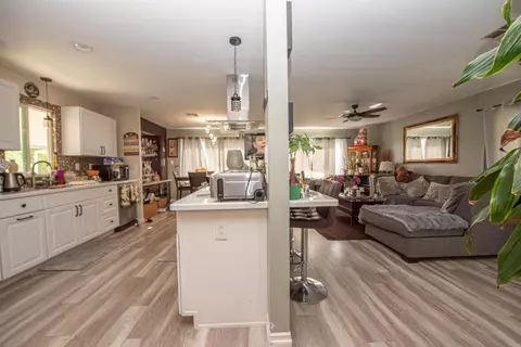 1010 Bobier Dr E #12, Vista, CA 92084 photo 9