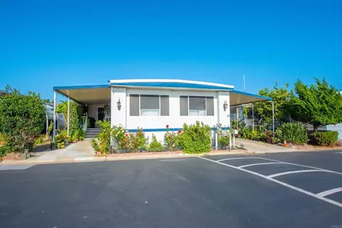 1010 Bobier Dr E #12, Vista, CA 92084 photo 4