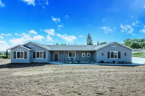 1904 Grey Rabbit Hollow Ln, Fallbrook, CA 92028