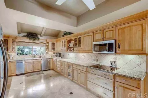 Kitchen - 2081 Elevado Rd, Vista, CA 92084 photo 4 of 4