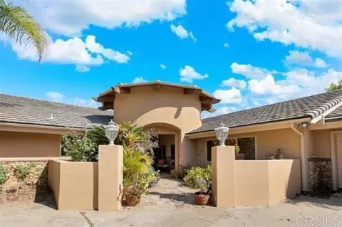 Exterior - 2081 Elevado Rd, Vista, CA 92084 photo 8 of 19