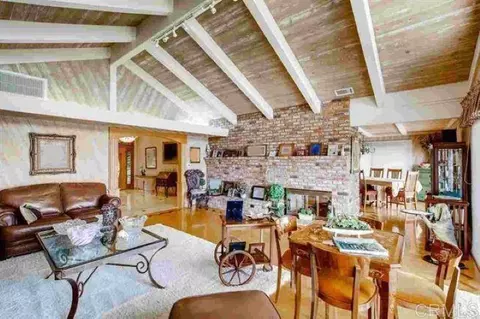 Living - 2081 Elevado Rd, Vista, CA 92084 photo 2 of 3