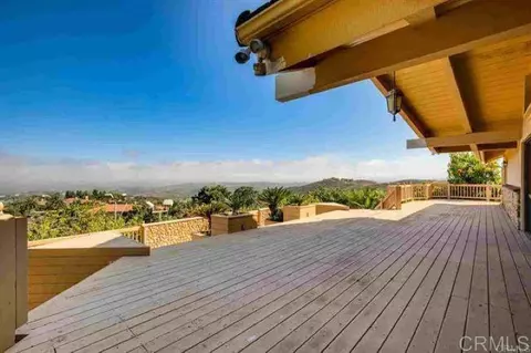 Exterior - 2081 Elevado Rd, Vista, CA 92084 photo 4 of 19