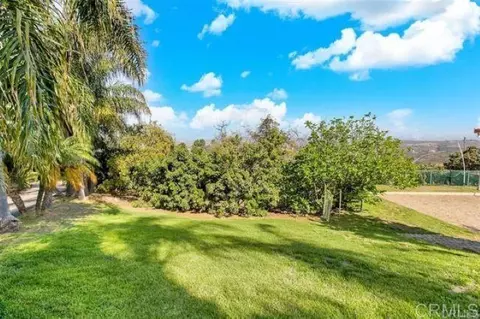 Exterior - 2081 Elevado Rd, Vista, CA 92084 photo 10 of 19