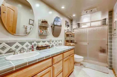 Bath - 2081 Elevado Rd, Vista, CA 92084 photo 2 of 3