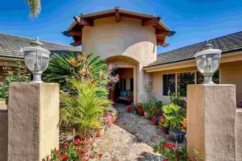 Exterior - 2081 Elevado Rd, Vista, CA 92084 photo 1 of 19