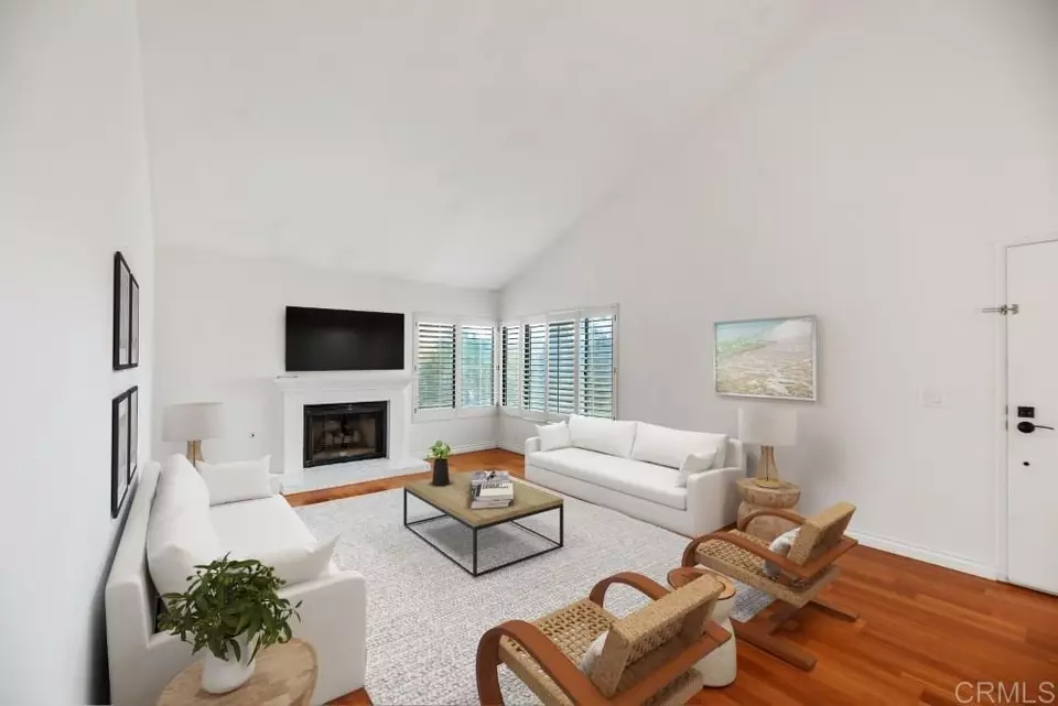 Living - 8004 Caminito Gianna, La Jolla, CA 92037 photo 1 of 2