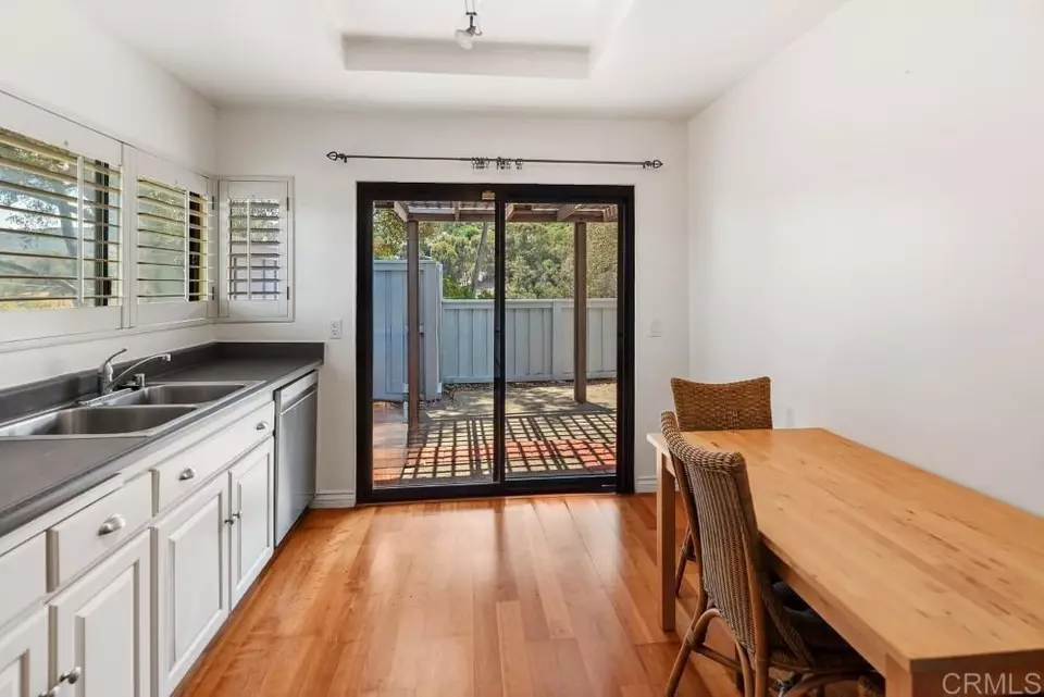 Kitchen - 8004 Caminito Gianna, La Jolla, CA 92037 photo 1 of 4