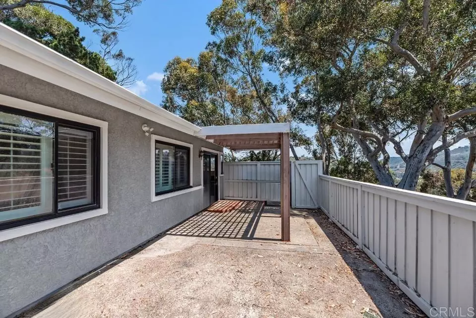 Exterior - 8004 Caminito Gianna, La Jolla, CA 92037 photo 7 of 12