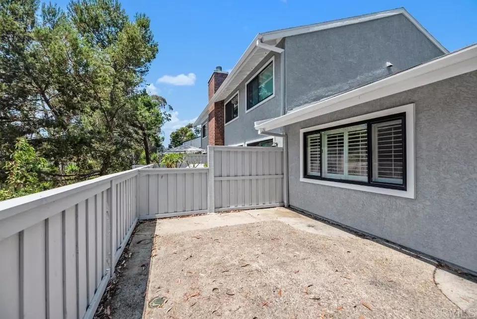 Exterior - 8004 Caminito Gianna, La Jolla, CA 92037 photo 4 of 12