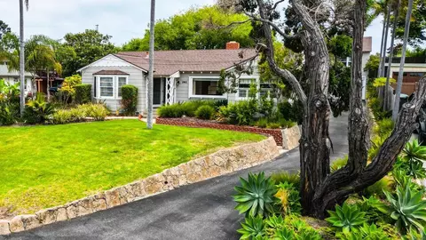 2862 Highland Dr, Carlsbad, CA 92008