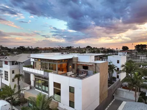 2677 State St #301, Carlsbad, CA 92008