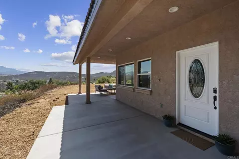 23627 Calistoga Pl, Ramona, CA 92065