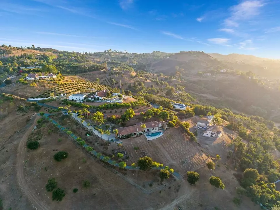 View/Area - 30330 Via Maria Elena, Bonsall, CA 92003 photo 5 of 11