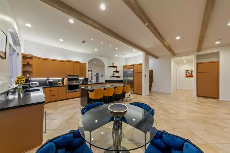 Kitchen - 30330 Via Maria Elena, Bonsall, CA 92003 photo 6 of 8