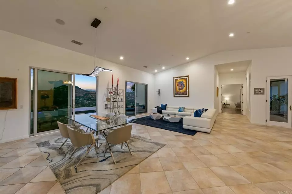 Dining - 30330 Via Maria Elena, Bonsall, CA 92003 photo 2 of 3