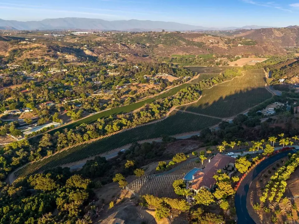 View/Area - 30330 Via Maria Elena, Bonsall, CA 92003 photo 4 of 11