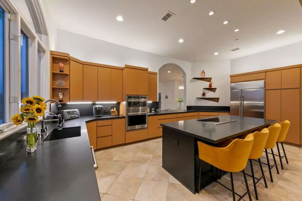 Kitchen - 30330 Via Maria Elena, Bonsall, CA 92003 photo 3 of 8