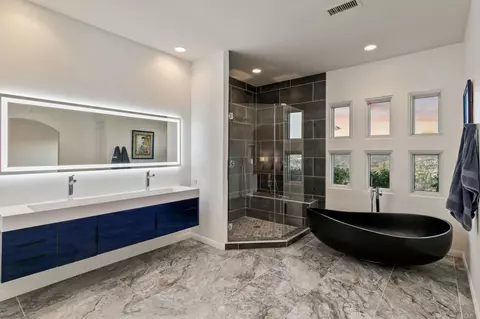 Bath - 30330 Via Maria Elena, Bonsall, CA 92003 photo 1 of 6