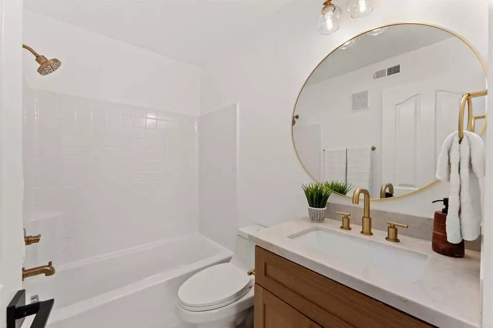 Bath - 1264 San Elijo Rd N, San Marcos, CA 92078 photo 3 of 5