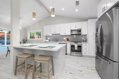 1819 Calle Antonio, Vista, CA 92084