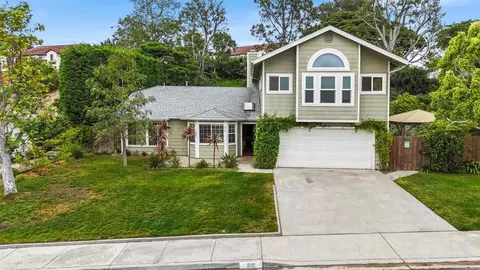 915 Lake Ridge Dr, San Marcos, CA 92078