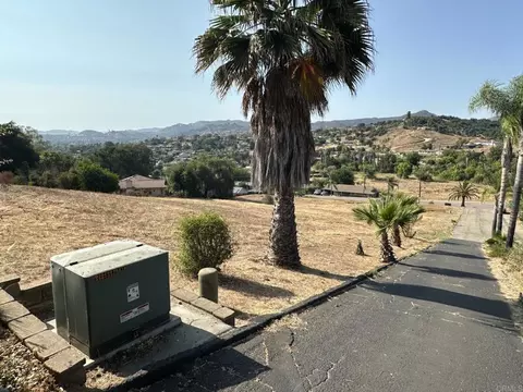 3009 Reed Rd, Escondido, CA 92027