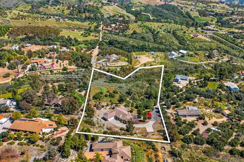 View/Area - 40487 Rock Mountain Dr, Fallbrook, CA 92028 photo 3 of 8
