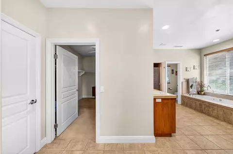 Entry Way - 40487 Rock Mountain Dr, Fallbrook, CA 92028 photo 6 of 10