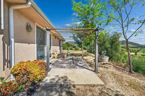 Exterior - 40487 Rock Mountain Dr, Fallbrook, CA 92028 photo 15 of 15
