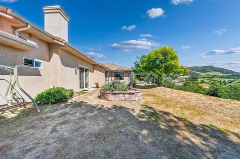 Exterior - 40487 Rock Mountain Dr, Fallbrook, CA 92028 photo 12 of 15