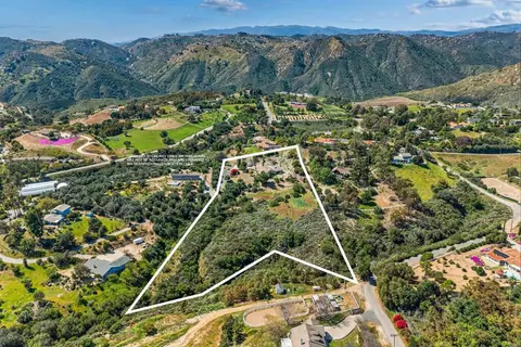 View/Area - 40487 Rock Mountain Dr, Fallbrook, CA 92028 photo 6 of 8