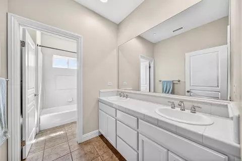 Bath - 40487 Rock Mountain Dr, Fallbrook, CA 92028 photo 4 of 4